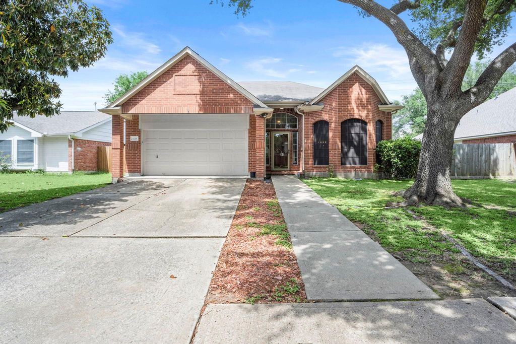 Home sold by the Gionni Gamble team in 4218 Tasselwood Ln, Houston
