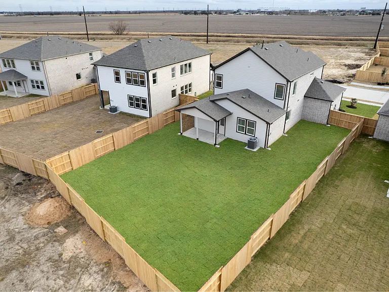 Single family at 2407 Outpost Canyon Dr, Iowa Colony, photograph 4