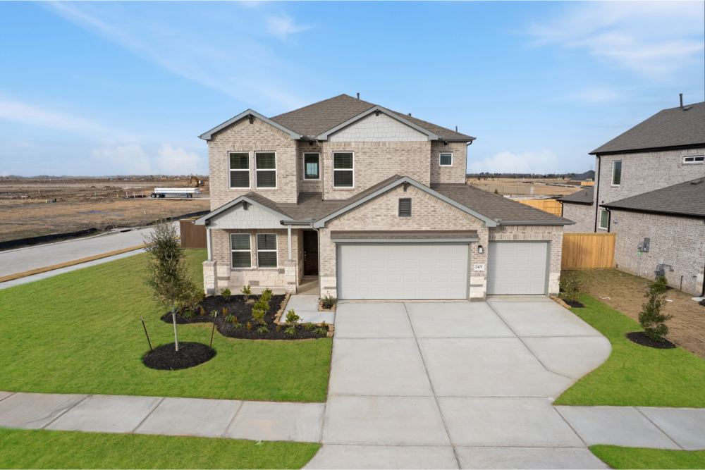 Single family at 2403 Outpost Canyon Dr, Iowa Colony, Texas, 5 bed, 4 bath