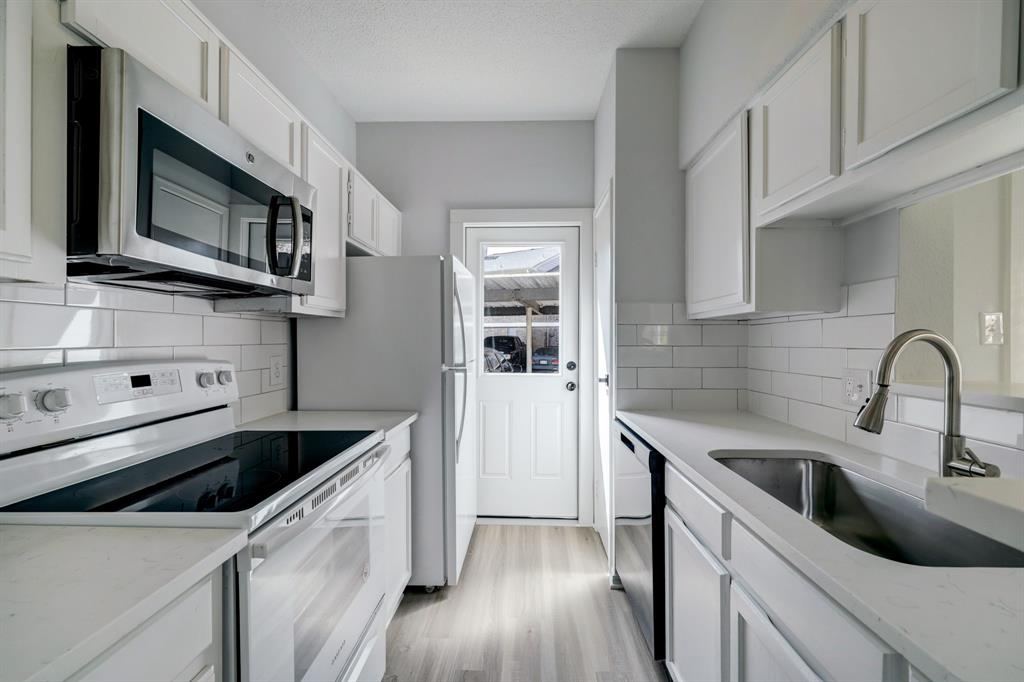 Townhome at 7575 Cambridge St, Houston, photograph 4